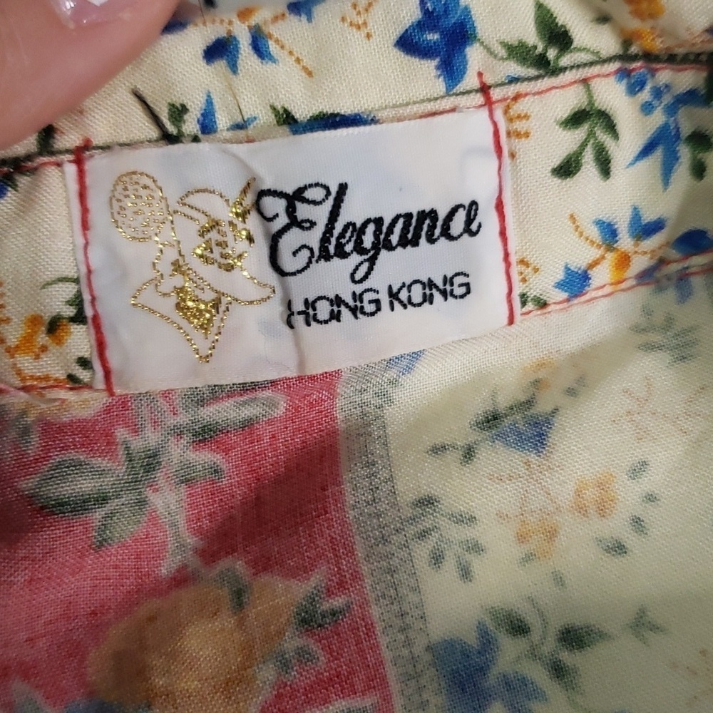 Vintage 80s/90 red short sleeve button down w/blue/yellow florals medium - Picture 2 of 3